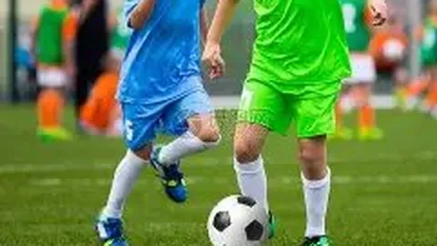 曼联布局新篇章：莱昂加入青训营，助力适应英足联赛律